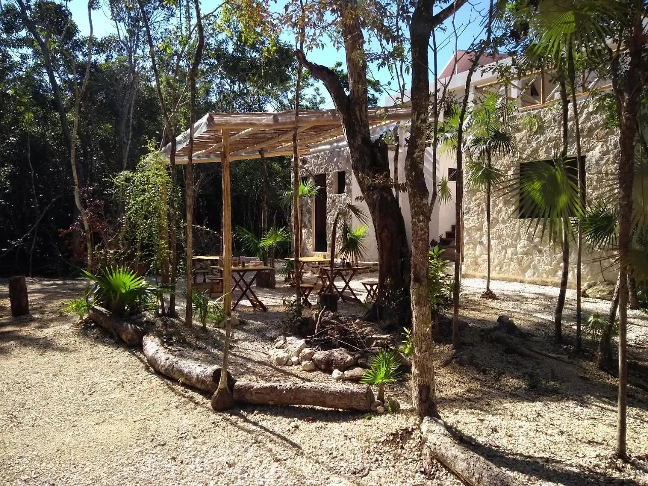 *** Bed & Breakfast Tooj Cheel Lodge Tulum Mexico